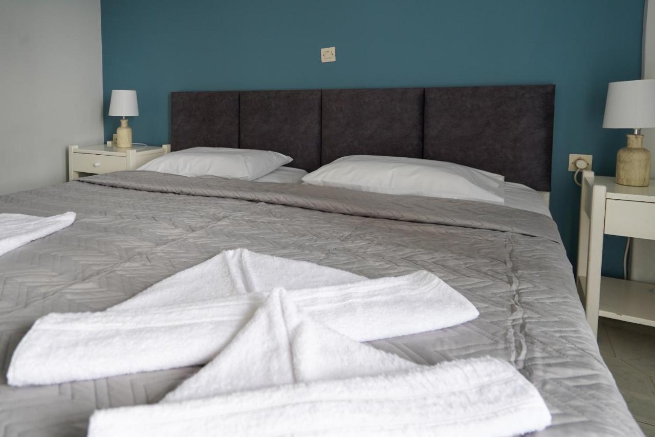 Amvrosia Apartments Мастрихари Екстериор снимка